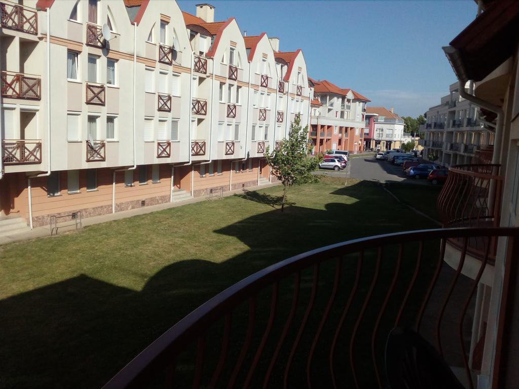 Gobe Apartman Hajdúszoboszló Buitenkant foto
