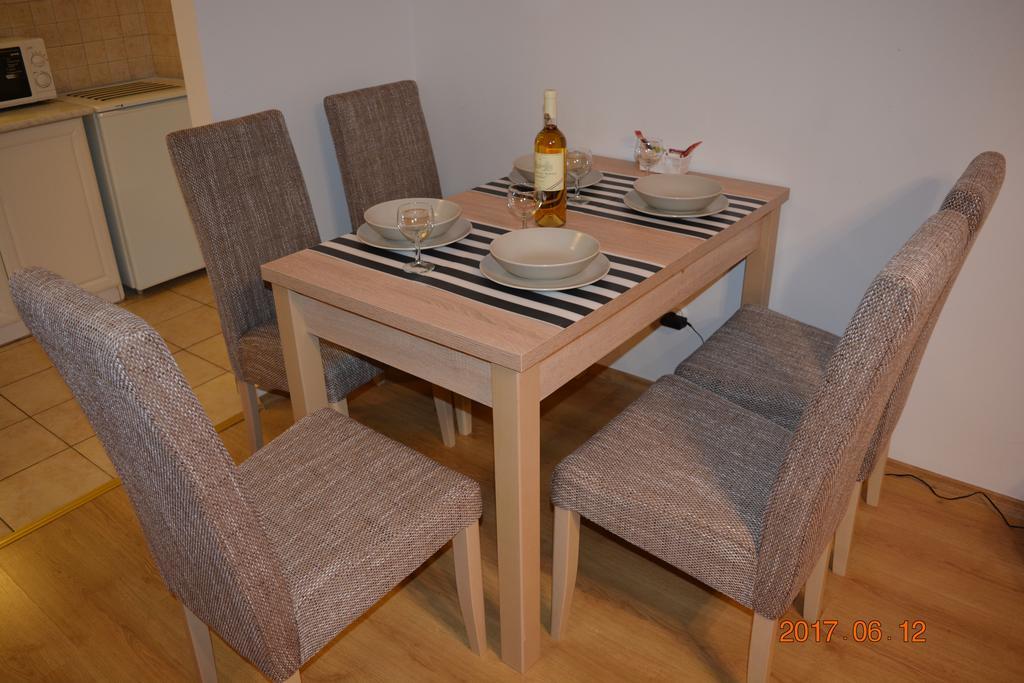 Gobe Apartman Hajdúszoboszló Buitenkant foto
