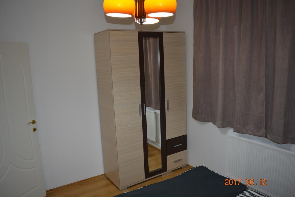 Gobe Apartman Hajdúszoboszló Buitenkant foto